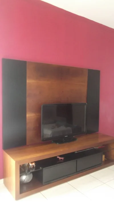 Rack + Painel Imbuia Mel/laka Preta Ac. Cartão