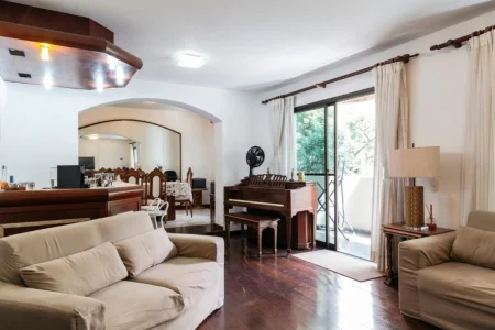 Amplo Apartamento com 233 m2 no Melhor Local do Campo Belo