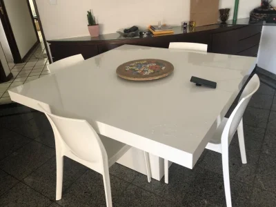 Mesa com 4 Cadeiras