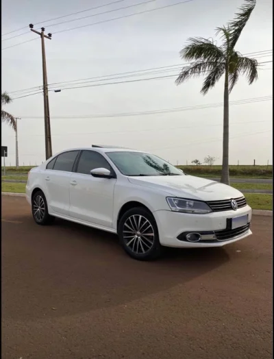 Vendo Volkswagen Jetta 2012 com Parcelas