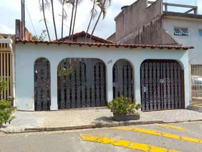 Casas e Apartamentos