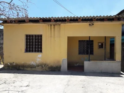 Vende-se Casa