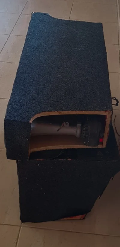 Caixa de Som Automotivo