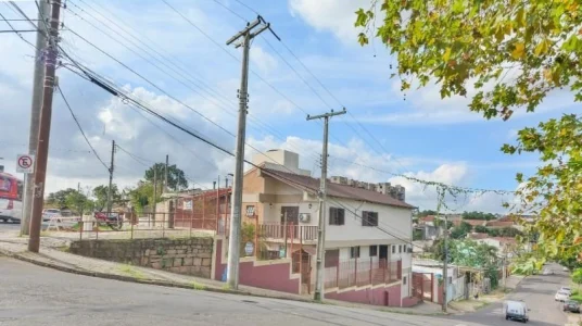 Vendo Casa com 2 Pisos