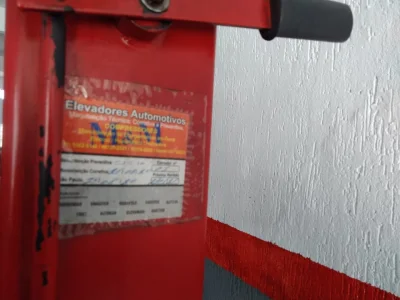 Elevador Automotivo 2,5t Usado