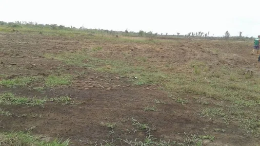 Lote Medindo 50x200 Aberto a Negociação