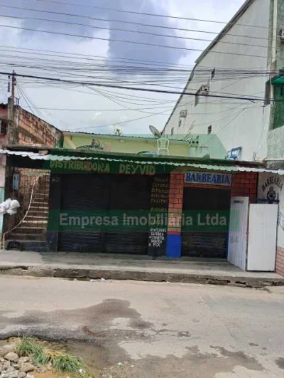Casa - / Comercial / Tancredo Neves