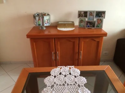 Mesa de Jantar com 4 Cadeiras e Buffet