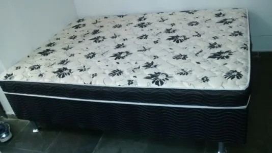 Cama Box de Casal Ortobom Muito Nova