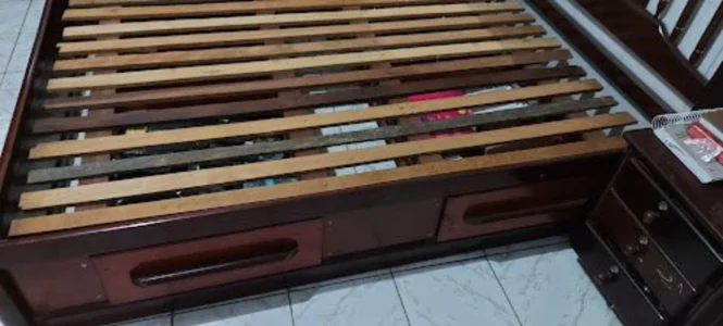 Cama Casal em Mogno