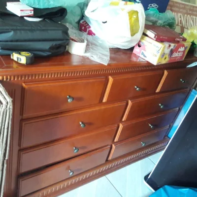 Vendo uma Comoda Usada