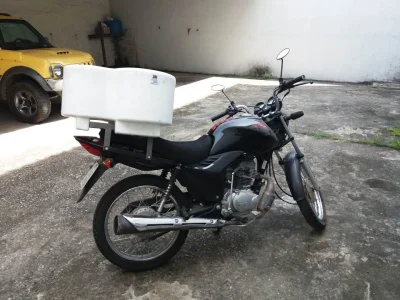 Moto Fan 125 2012 com Suporte Pra Galão de água