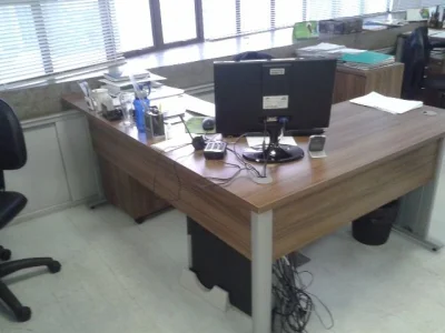 Mesa e Gaveteiro