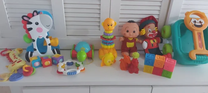 Vendo Lote de Brinquedo Usado para Bebê