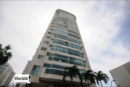 Apartamento em Condomínio Fechado !