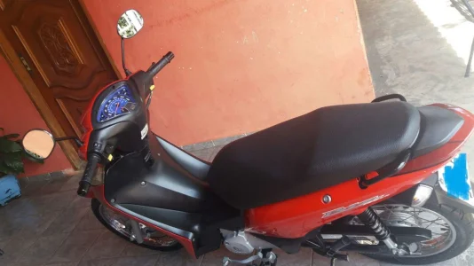 Honda Biz 125 Flex Vermelha