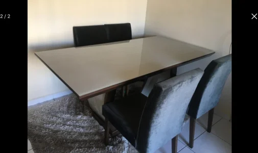 Mesa com Cadeiras