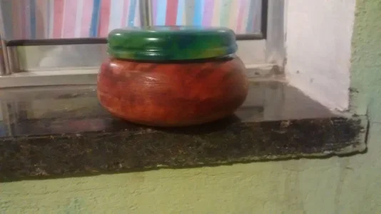 Pote de Resina e Madeira