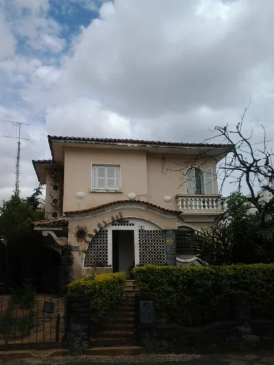 Vendo Casa em Excelente Localização Comercial