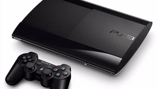 Playstation 3 com 2 Controles e 3 Jogos