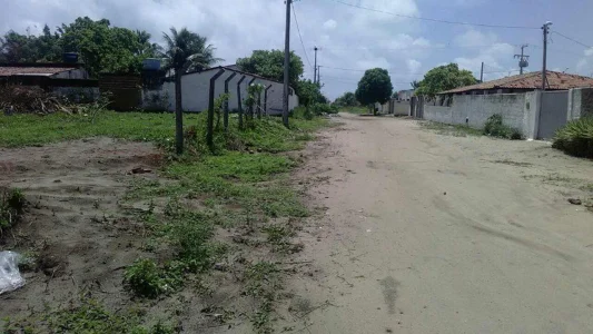 Terreno C/450 Metros Quer Investir Certo Não Perca Tempo a 600 Metros