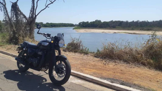 Triumph Bonneville T100 Black 900
