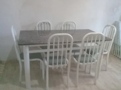 Vendo Mesa de Mármore com Seis Cadeiras