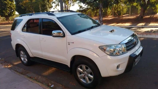 Toyota Hilux Sw4 Srv 4x4 3.0 Turbo (aut) 2010