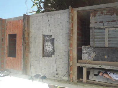 Vende-se Casa com 3 Cômodos/com Banheiro +garagem(zona Norte Pq de Tai