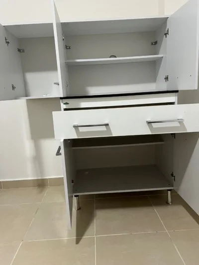 Vende-se Armário e Balcão