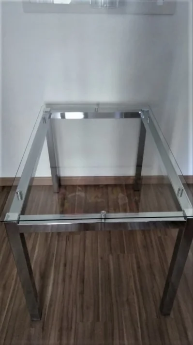 Mesa de Jantar em Aço Cromado com Tampo de Vidro