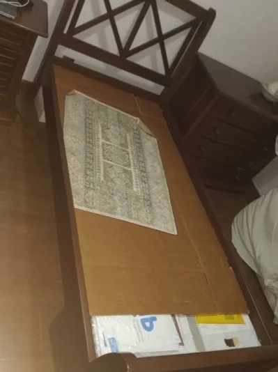Cama com Criado Mudo