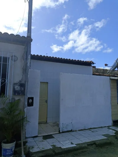 Vendo ou Troco por Carro Casa em Itaporanga