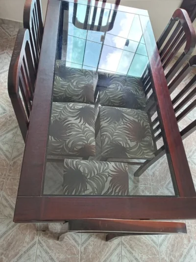 Mesa em Mogno com Blindex, Seis Cadeiras