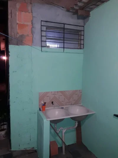 Vendo Casa com Kitinete