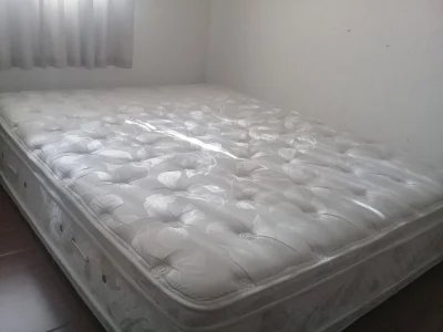 Vendo um Colchão Semi Novo