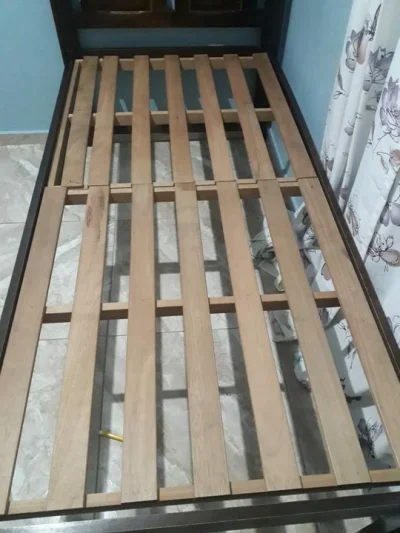 Cama Solteira de Madeira