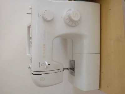 Máquina de Costura Singer Tradition