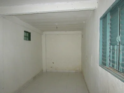 Alugo Casa