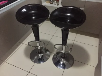 Banco Balcão Preto em ótimo Estado