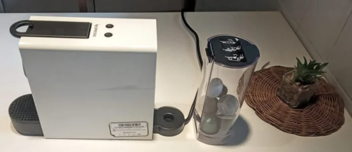 Nespresso Essenza Mini C30 Branca