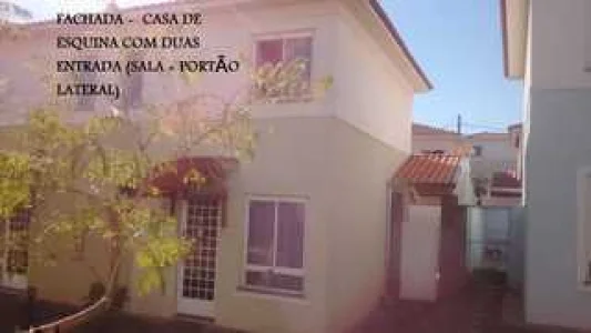Casa de Esquina Villa Flora