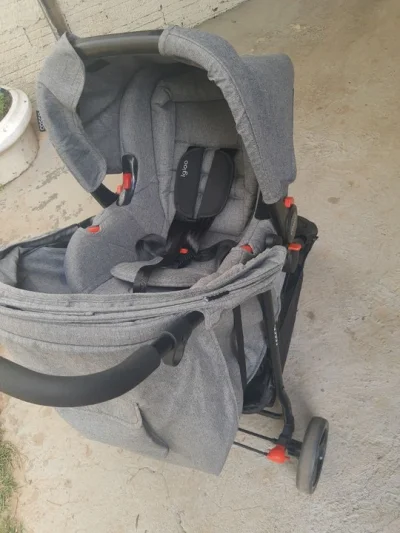 Carrinho com Bebê Conforto