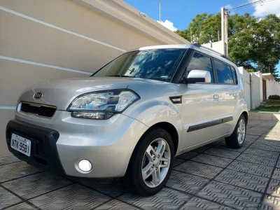 Kia Soul Prata Super Conservado