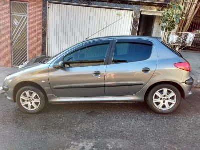 Peugeot 206 Hatch. Selection Pack 1.6 16v 2003