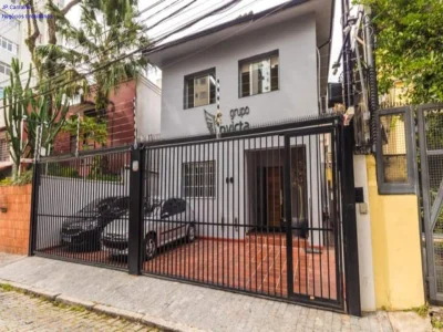 Excelente Sobrado para Venda na Vila Mariana com 4 Dormitóri