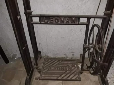 Máquina de Costura Antiga sem Motor *leonan*