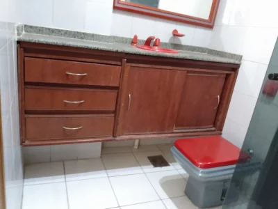 Aluga-se Excelente Apto de Sala e Quarto no Centro
