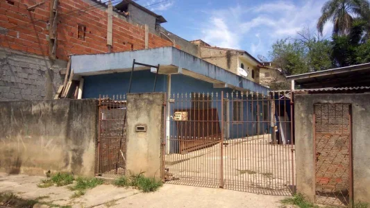Casa com Terreno Amplo