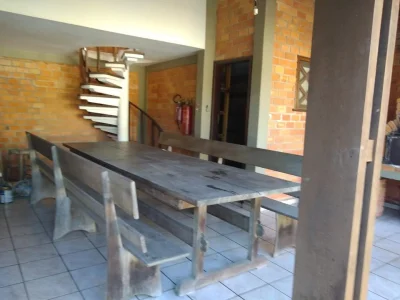 Mesa de Madeira Maciça